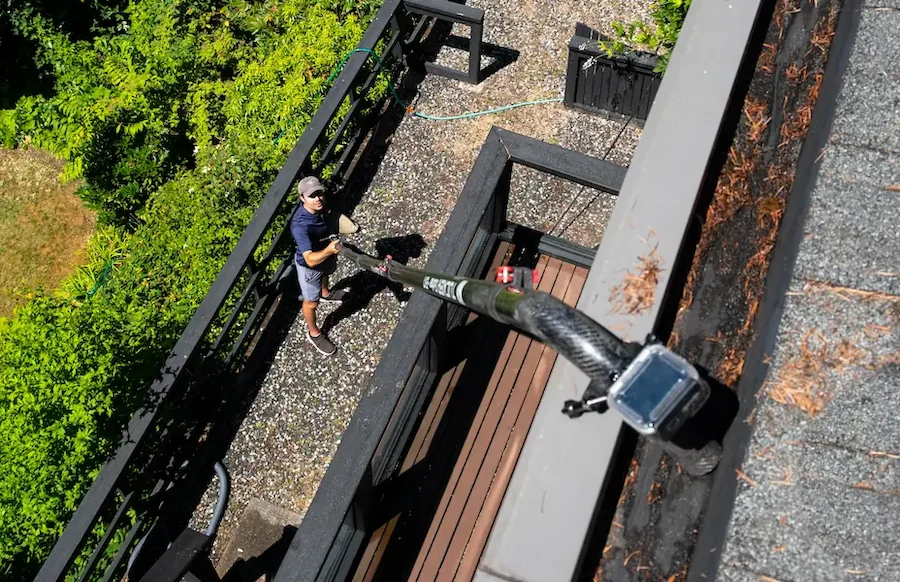 Gutter cleaning in fall